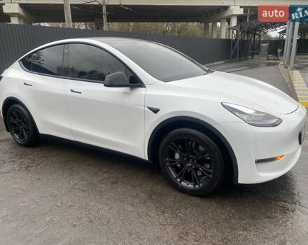 Білий Тесла Model Y, об'ємом двигуна 0 л та пробігом 70 тис. км за 24500 $, фото 2 на Automoto.ua