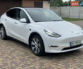 Белый Тесла Model Y, объемом двигателя 0 л и пробегом 61 тыс. км за 21500 $, фото 1 на Automoto.ua