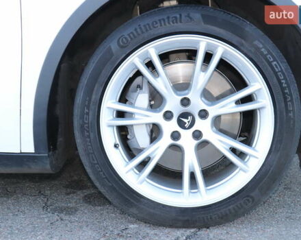 Белый Тесла Model Y, объемом двигателя 0 л и пробегом 162 тыс. км за 22500 $, фото 47 на Automoto.ua