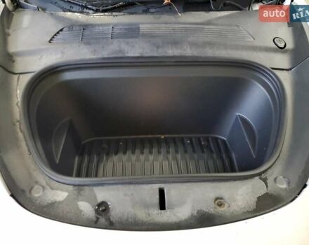 Білий Тесла Model Y, об'ємом двигуна 0 л та пробігом 134 тис. км за 9200 $, фото 11 на Automoto.ua