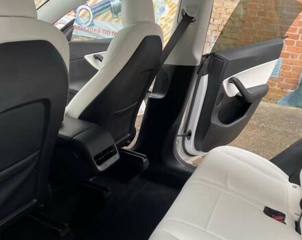 Білий Тесла Model Y, об'ємом двигуна 0 л та пробігом 21 тис. км за 19000 $, фото 53 на Automoto.ua