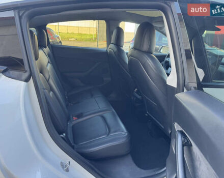 Белый Тесла Model Y, объемом двигателя 0 л и пробегом 110 тыс. км за 21500 $, фото 34 на Automoto.ua
