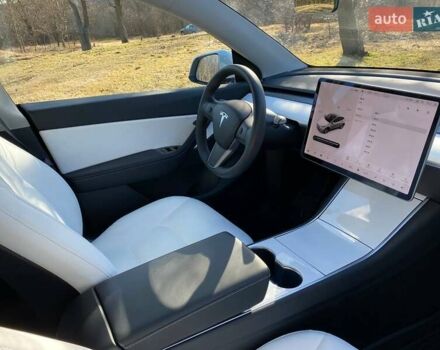 Белый Тесла Model Y, объемом двигателя 0 л и пробегом 30 тыс. км за 35000 $, фото 5 на Automoto.ua