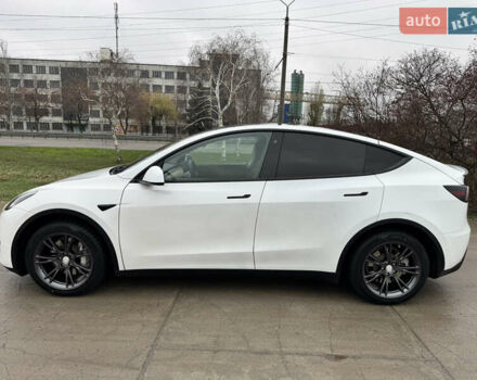 Белый Тесла Model Y, объемом двигателя 0 л и пробегом 77 тыс. км за 25000 $, фото 35 на Automoto.ua