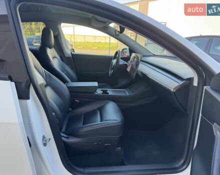 Белый Тесла Model Y, объемом двигателя 0 л и пробегом 110 тыс. км за 21500 $, фото 22 на Automoto.ua