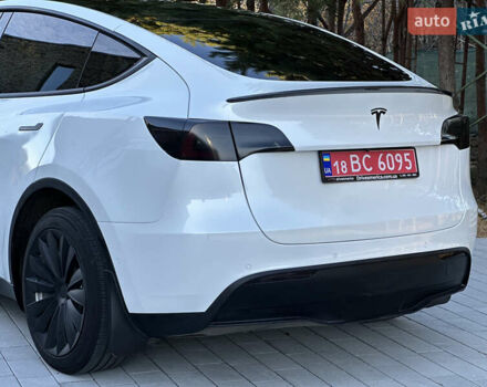 Белый Тесла Model Y, объемом двигателя 0 л и пробегом 118 тыс. км за 21700 $, фото 19 на Automoto.ua