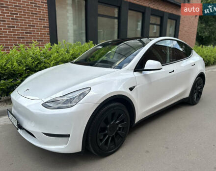 Белый Тесла Model Y, объемом двигателя 0 л и пробегом 53 тыс. км за 23500 $, фото 1 на Automoto.ua