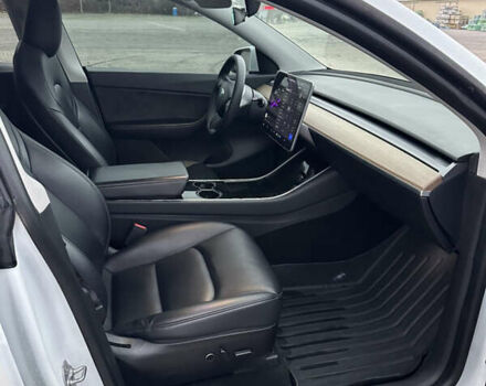Белый Тесла Model Y, объемом двигателя 0 л и пробегом 85 тыс. км за 22000 $, фото 10 на Automoto.ua