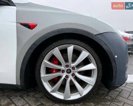 Белый Тесла Model Y, объемом двигателя 0 л и пробегом 142 тыс. км за 18800 $, фото 4 на Automoto.ua