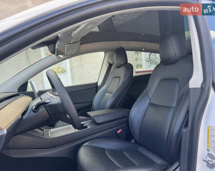 Белый Тесла Model Y, объемом двигателя 0 л и пробегом 108 тыс. км за 21300 $, фото 18 на Automoto.ua