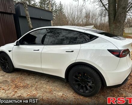 Белый Тесла Model Y, объемом двигателя 0 л и пробегом 0 тыс. км за 23500 $, фото 2 на Automoto.ua