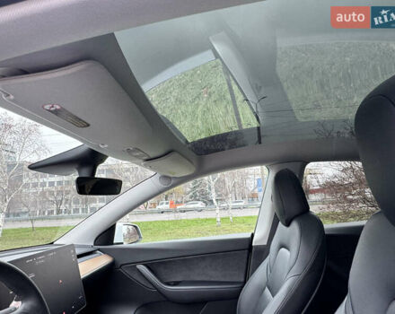 Белый Тесла Model Y, объемом двигателя 0 л и пробегом 77 тыс. км за 25000 $, фото 30 на Automoto.ua