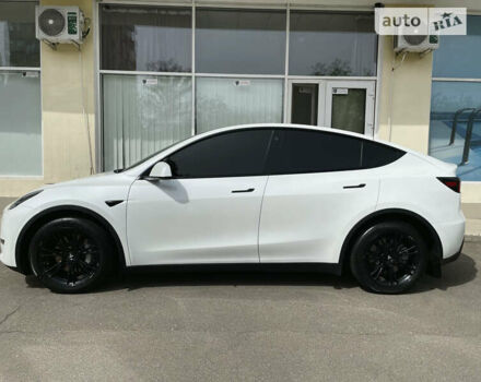 Белый Тесла Model Y, объемом двигателя 0 л и пробегом 23 тыс. км за 38500 $, фото 2 на Automoto.ua