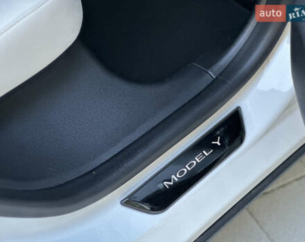 Белый Тесла Model Y, объемом двигателя 0 л и пробегом 118 тыс. км за 21700 $, фото 34 на Automoto.ua
