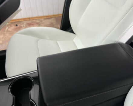 Белый Тесла Model Y, объемом двигателя 0 л и пробегом 120 тыс. км за 20500 $, фото 14 на Automoto.ua