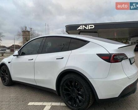 Белый Тесла Model Y, объемом двигателя 0 л и пробегом 90 тыс. км за 22000 $, фото 2 на Automoto.ua