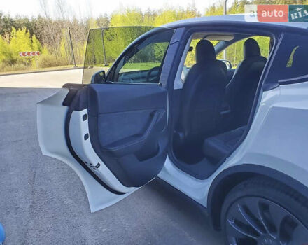 Тесла Model Y 2020 в Киеве на Automoto.ua Белый Тесла Model Y, объемом двигателя 0 л и пробегом 9 тыс. км за 33333 $, фото 29 на Automoto.ua