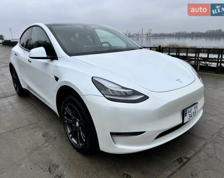 Белый Тесла Model Y, объемом двигателя 0 л и пробегом 77 тыс. км за 25000 $, фото 40 на Automoto.ua