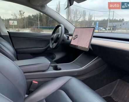Белый Тесла Model Y, объемом двигателя 0 л и пробегом 90 тыс. км за 22000 $, фото 11 на Automoto.ua