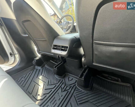 Білий Тесла Model Y, об'ємом двигуна 0 л та пробігом 77 тис. км за 21000 $, фото 16 на Automoto.ua