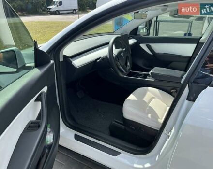 Тесла Model Y 2020 в Кременчуге на Automoto.ua Белый Тесла Model Y, объемом двигателя 0 л и пробегом 100 тыс. км за 22500 $, фото 13 на Automoto.ua