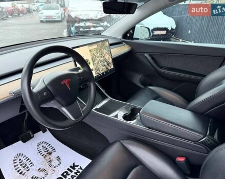 Белый Тесла Model Y, объемом двигателя 0 л и пробегом 142 тыс. км за 18800 $, фото 11 на Automoto.ua