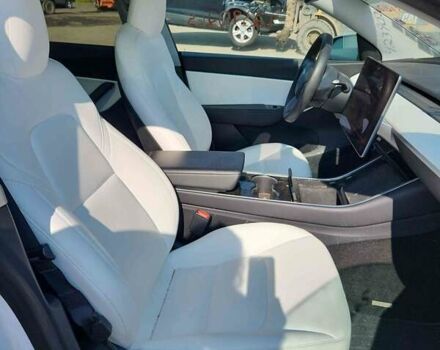 Белый Тесла Model Y, объемом двигателя 0 л и пробегом 185 тыс. км за 16900 $, фото 2 на Automoto.ua