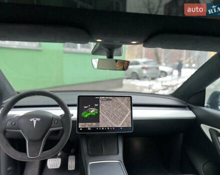 Белый Тесла Model Y, объемом двигателя 0 л и пробегом 62 тыс. км за 30000 $, фото 3 на Automoto.ua