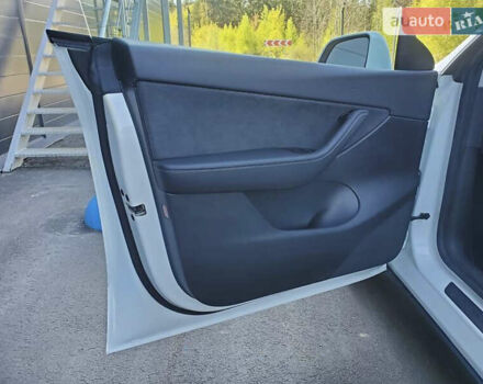 Тесла Model Y 2020 в Киеве на Automoto.ua Белый Тесла Model Y, объемом двигателя 0 л и пробегом 9 тыс. км за 33333 $, фото 23 на Automoto.ua