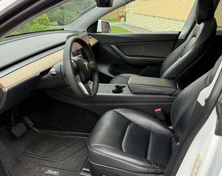 Белый Тесла Model Y, объемом двигателя 0 л и пробегом 98 тыс. км за 23900 $, фото 10 на Automoto.ua