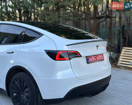 Белый Тесла Model Y, объемом двигателя 0 л и пробегом 118 тыс. км за 21700 $, фото 52 на Automoto.ua
