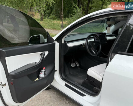 Тесла Model Y 2020 в Желтых Водах на Automoto.ua Белый Тесла Model Y, объемом двигателя 0 л и пробегом 86 тыс. км за 24000 $, фото 6 на Automoto.ua