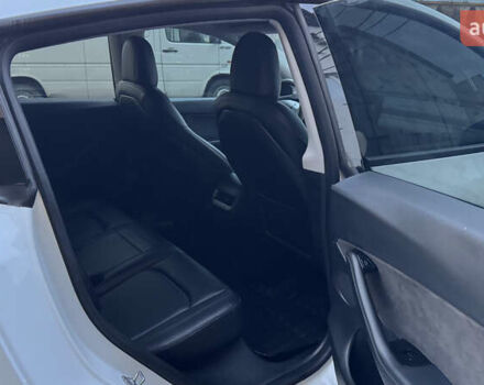 Білий Тесла Model Y, об'ємом двигуна 0 л та пробігом 187 тис. км за 18900 $, фото 30 на Automoto.ua