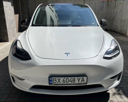 Белый Тесла Model Y, объемом двигателя 0 л и пробегом 79 тыс. км за 24000 $, фото 1 на Automoto.ua