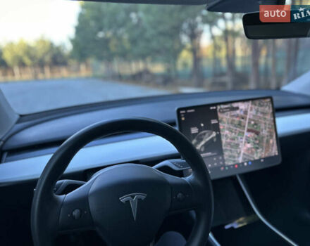 Белый Тесла Model Y, объемом двигателя 0 л и пробегом 118 тыс. км за 21700 $, фото 57 на Automoto.ua