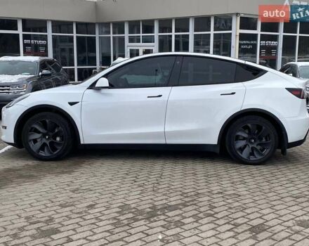 Белый Тесла Model Y, объемом двигателя 0 л и пробегом 75 тыс. км за 28300 $, фото 3 на Automoto.ua