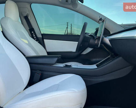 Белый Тесла Model Y, объемом двигателя 0 л и пробегом 73 тыс. км за 24800 $, фото 19 на Automoto.ua