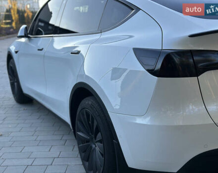 Белый Тесла Model Y, объемом двигателя 0 л и пробегом 118 тыс. км за 21700 $, фото 31 на Automoto.ua