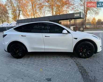 Белый Тесла Model Y, объемом двигателя 0 л и пробегом 132 тыс. км за 20800 $, фото 24 на Automoto.ua