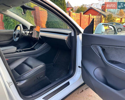 Белый Тесла Model Y, объемом двигателя 0 л и пробегом 116 тыс. км за 21700 $, фото 12 на Automoto.ua