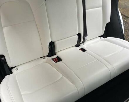 Білий Тесла Model Y, об'ємом двигуна 0 л та пробігом 21 тис. км за 19000 $, фото 60 на Automoto.ua