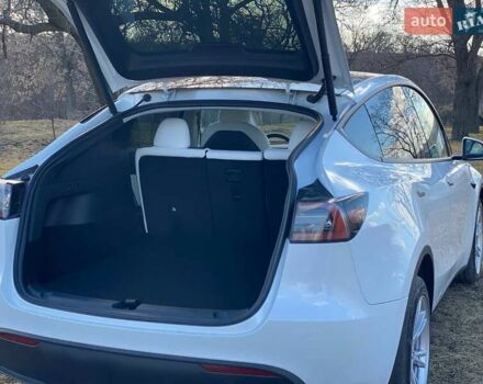 Белый Тесла Model Y, объемом двигателя 0 л и пробегом 30 тыс. км за 35000 $, фото 4 на Automoto.ua