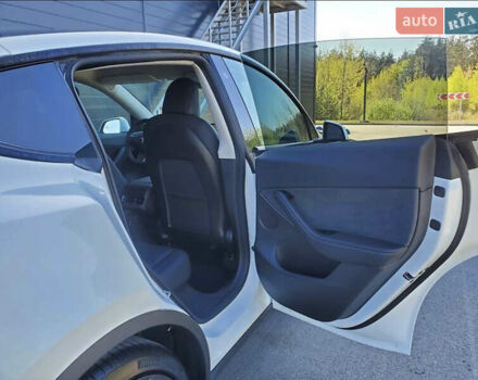 Тесла Model Y 2020 в Киеве на Automoto.ua Белый Тесла Model Y, объемом двигателя 0 л и пробегом 9 тыс. км за 33333 $, фото 38 на Automoto.ua