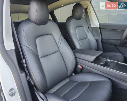 Тесла Model Y 2020 в Киеве на Automoto.ua Белый Тесла Model Y, объемом двигателя 0 л и пробегом 9 тыс. км за 33333 $, фото 39 на Automoto.ua