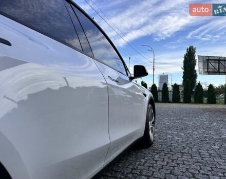 Білий Тесла Model Y, об'ємом двигуна 0 л та пробігом 100 тис. км за 20999 $, фото 22 на Automoto.ua