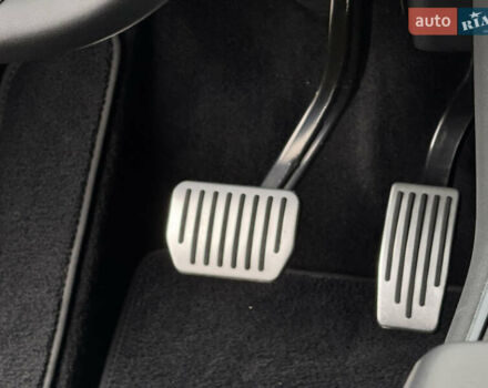 Белый Тесла Model Y, объемом двигателя 0 л и пробегом 77 тыс. км за 25000 $, фото 14 на Automoto.ua