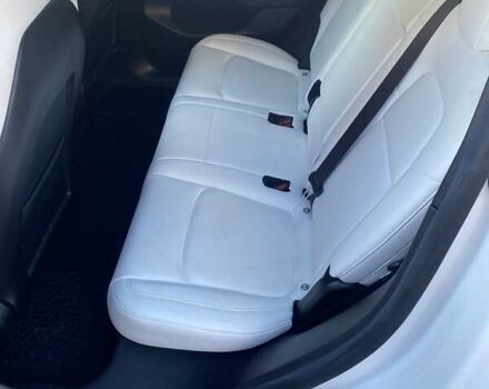 Белый Тесла Model Y, объемом двигателя 0 л и пробегом 21 тыс. км за 19500 $, фото 2 на Automoto.ua