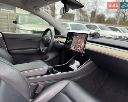 Білий Тесла Model Y, об'ємом двигуна 0 л та пробігом 66 тис. км за 19500 $, фото 24 на Automoto.ua