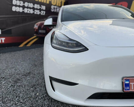Білий Тесла Model Y, об'ємом двигуна 0 л та пробігом 100 тис. км за 21499 $, фото 29 на Automoto.ua