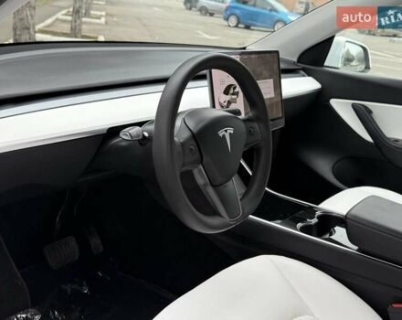 Білий Тесла Model Y, об'ємом двигуна 0 л та пробігом 111 тис. км за 23599 $, фото 17 на Automoto.ua